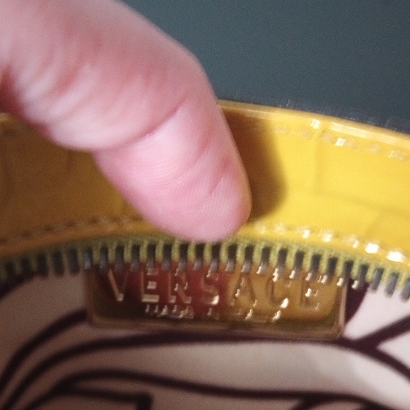 Beautiful and chic Versace wristlet/ clutch in light green - Picture 6 of 6